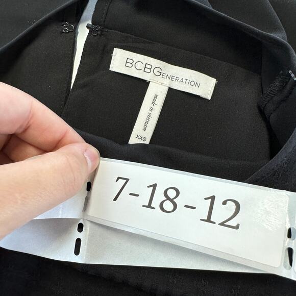 BCBGMaxAzria Dress Womens XX Small Black Ruffle Sleeve Mini Shift LBD - Picture 5 of 10